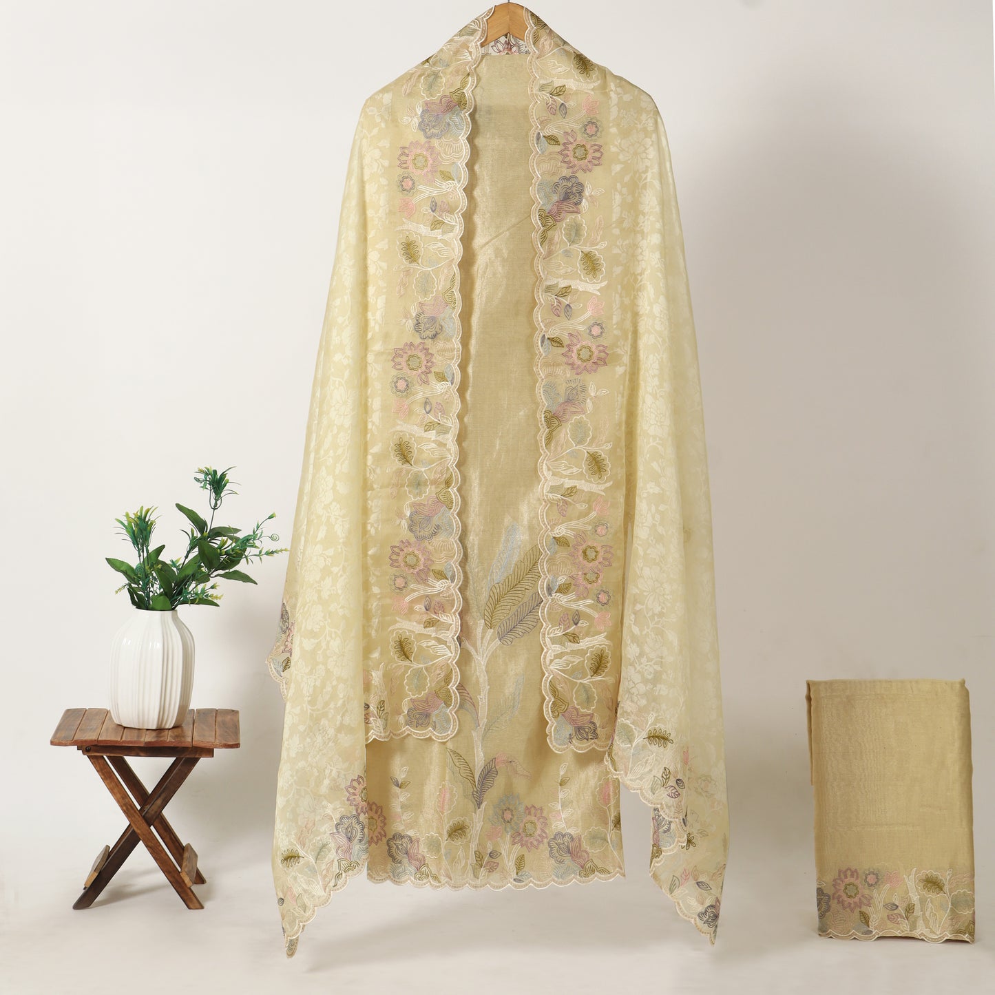 Unstitched Tissue Suit